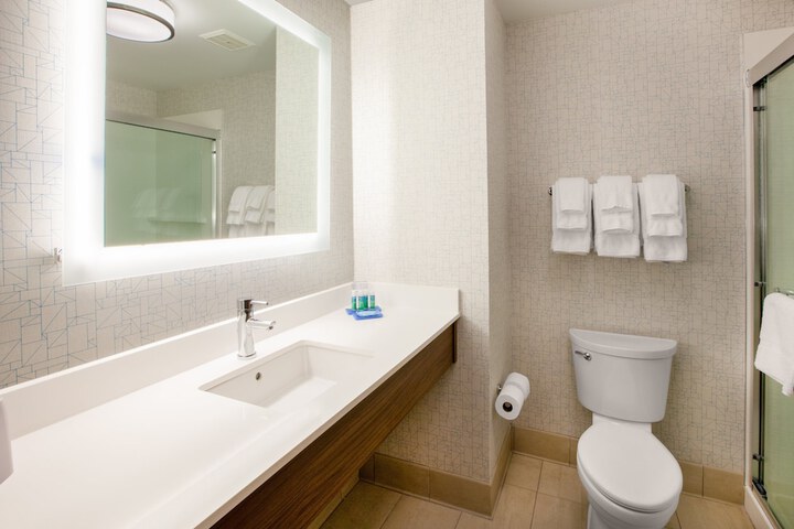 Holiday Inn Express & Suites Gilbert Mesa Gateway Airport by IHG