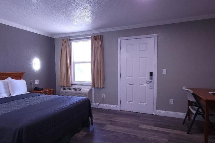 Room 51 of 59