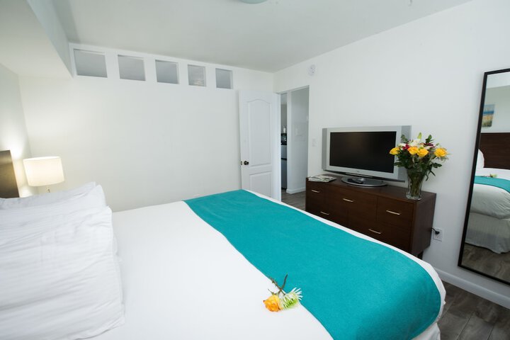 Room 27 of 61