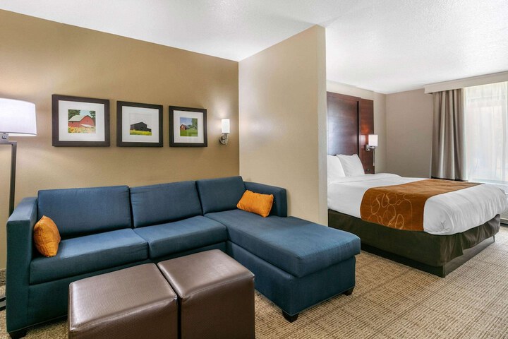 Comfort Suites Hopkinsville near Fort Campbell