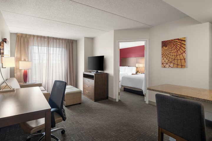 Staybridge Suites Indianapolis-Airport by IHG