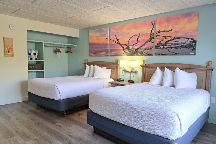 Days Inn & Suites by Wyndham Jekyll Island