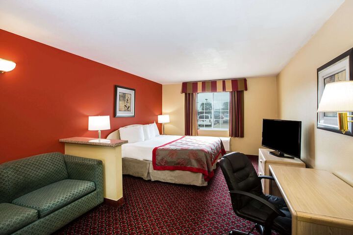 Room 15 of 19