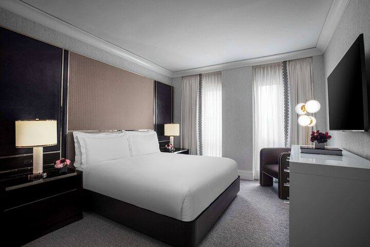 Room 45 of 213