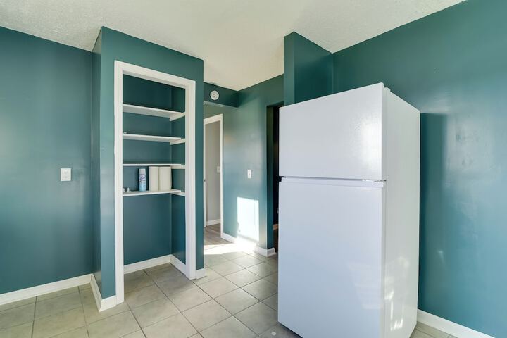 Walkable Hopkinsville Home w / Yard!