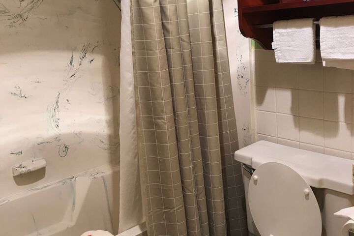 Room 11 of 13