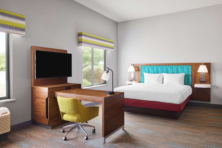 Room 15 of 48