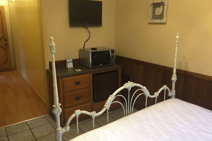Room 140 of 162