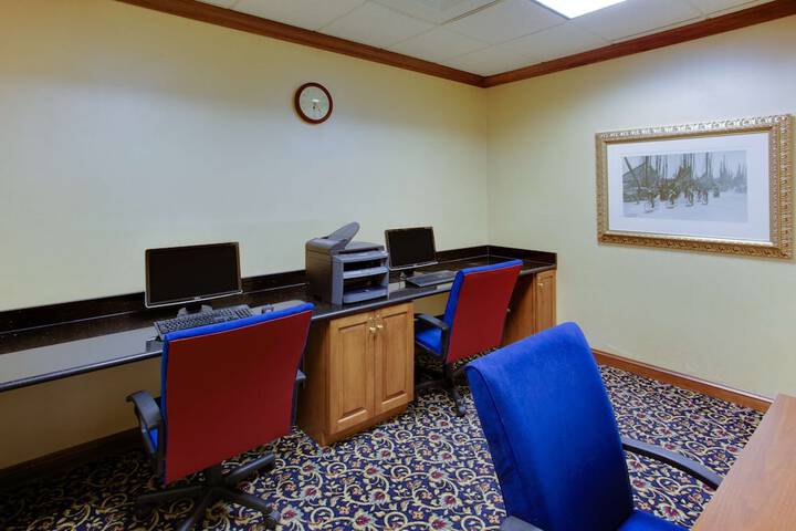 Business Center 47 of 47