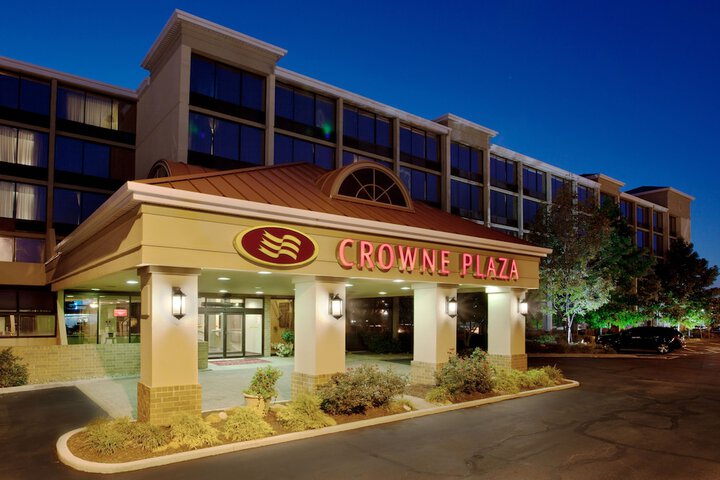 Crowne Plaza Cleveland Airport by IHG