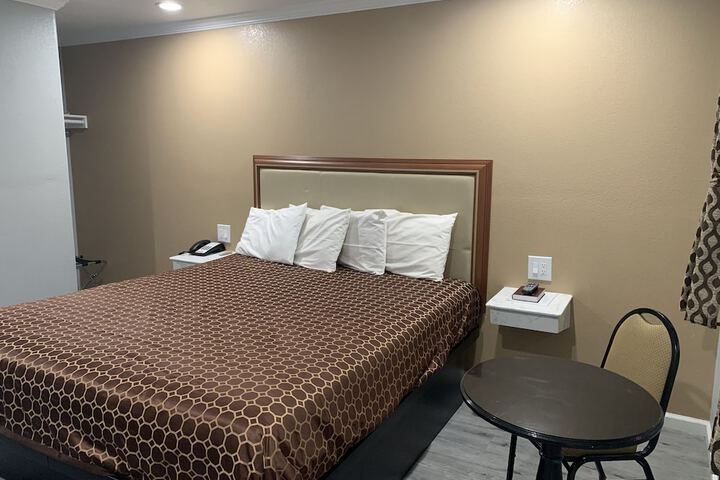 Room 14 of 43