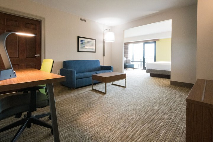 Room 33 of 59