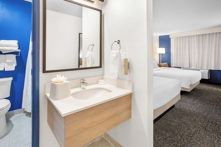 Spark by Hilton - Kent Seattle