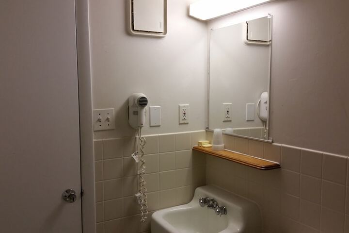 Room 19 of 26