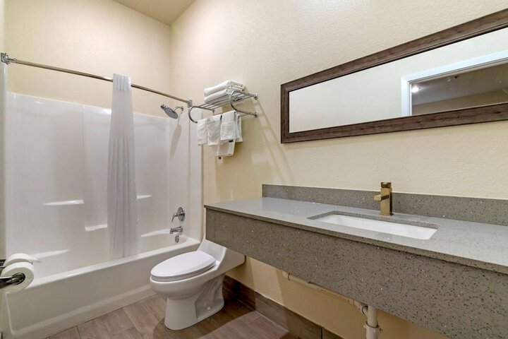 Room 16 of 27