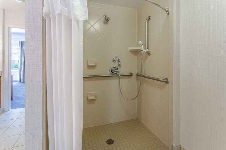 Room 18 of 32