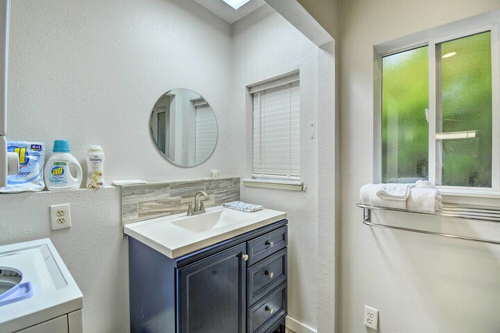 Lakefront Bremerton Vacation Rental w / Deck!