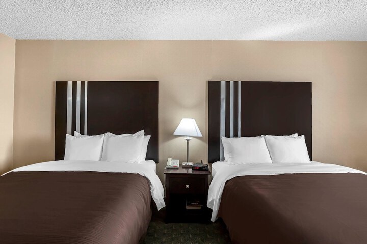 Room 10 of 26