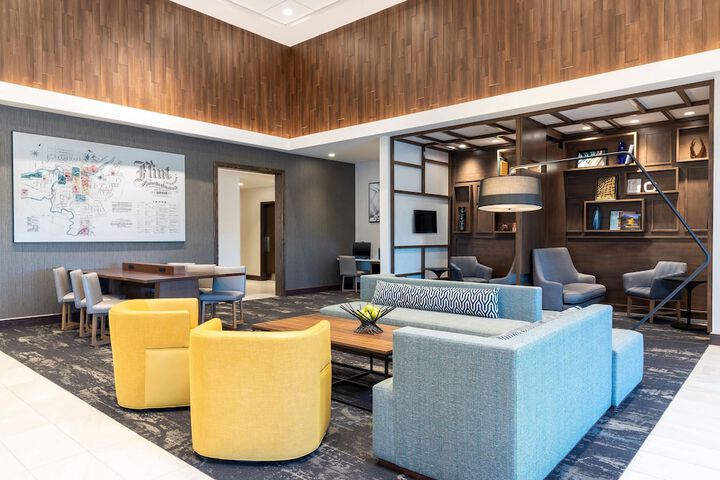 Hyatt Place Flint / Grand Blanc