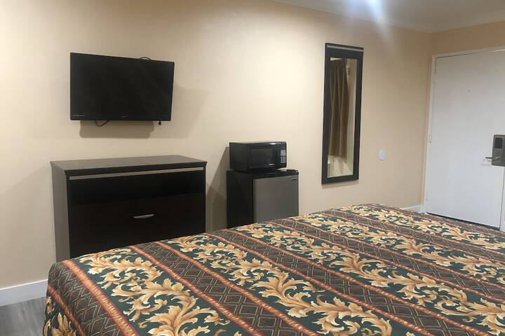 Room 7 of 34
