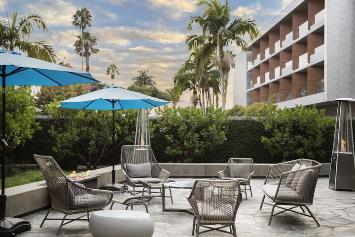 Hotel Exterior 77 of 80