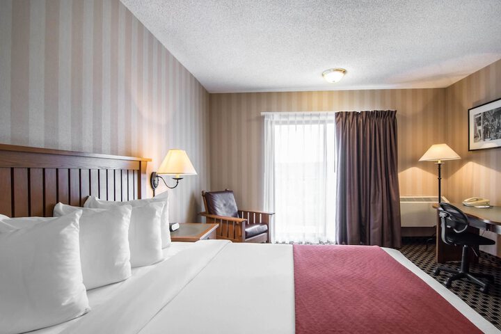 Room 9 of 37