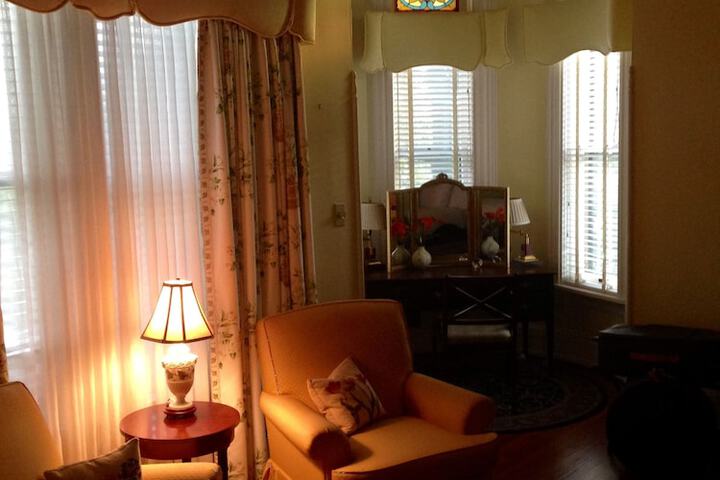 Room 27 of 37