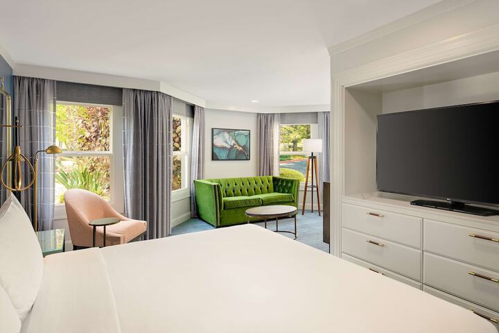 Room 49 of 90