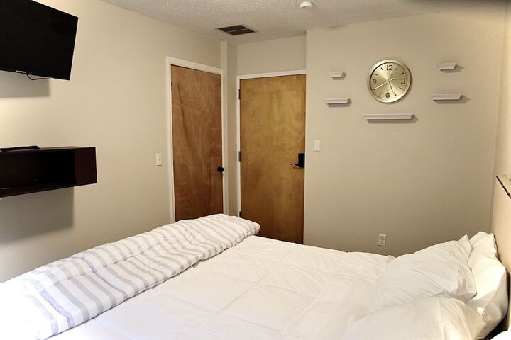 Room 44 of 66