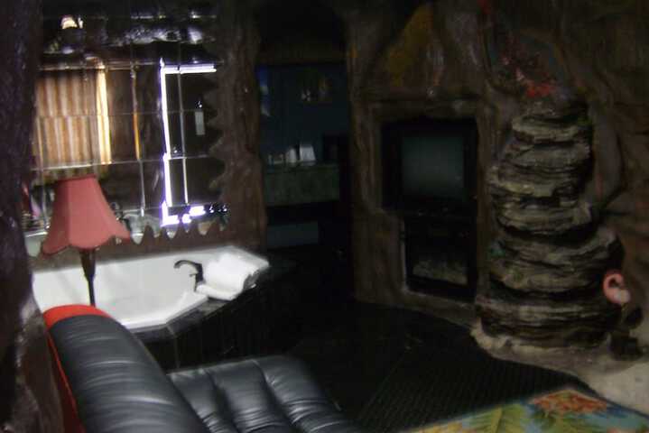 Room 31 of 38