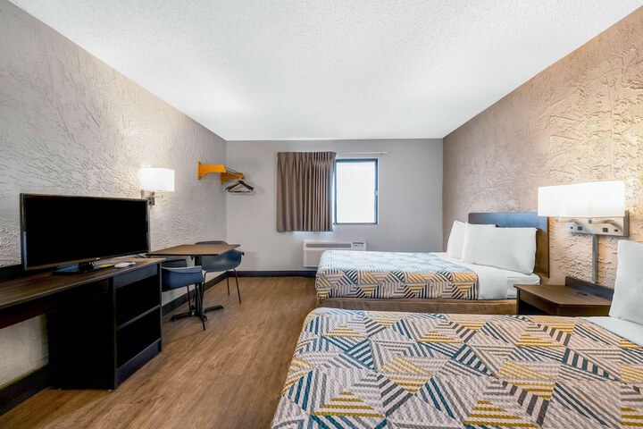 Motel 6 Elk Grove Village IL - OHare