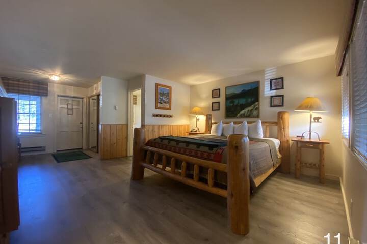 Room 51 of 77