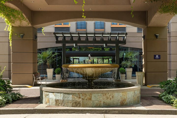 DoubleTree by Hilton North Vancouver