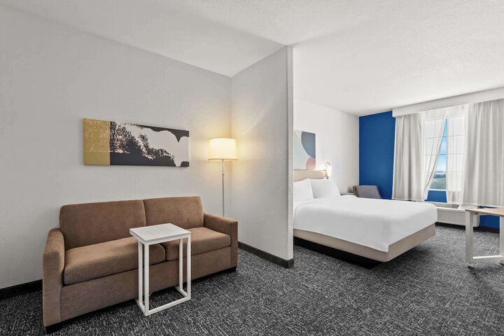 Spark by Hilton Selma