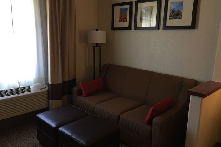 Comfort Suites Near Six Flags Magic Mountain