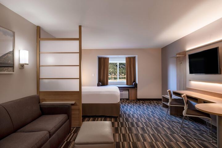 Microtel Inn & Suites by Wyndham Georgetown Lake
