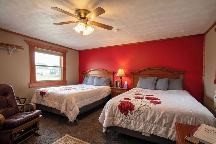 KJs Inn and Suites by OYO Gettysburg U.S. Hwy 212