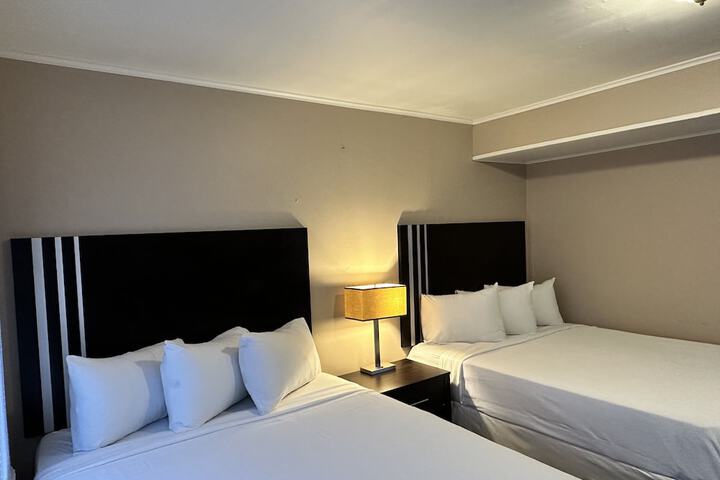 Room 14 of 22