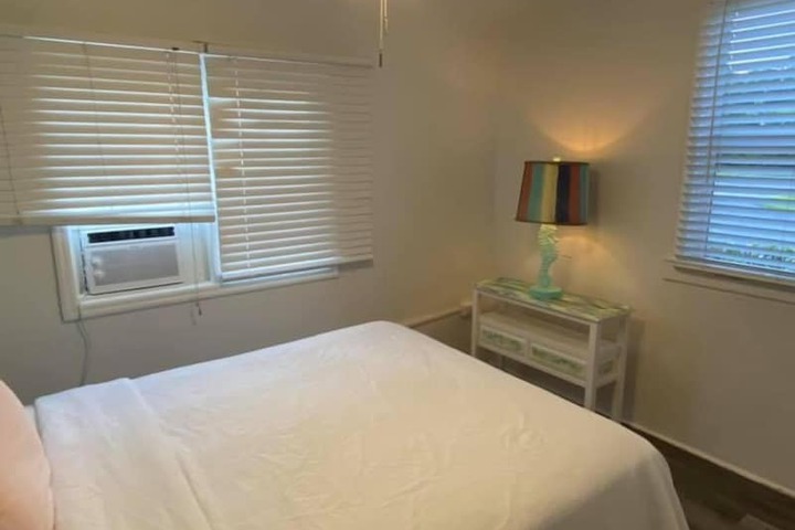 Room 143 of 198