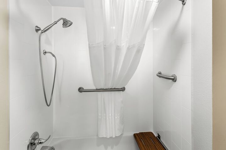 Holiday Inn Express Suites Charleston by IHG