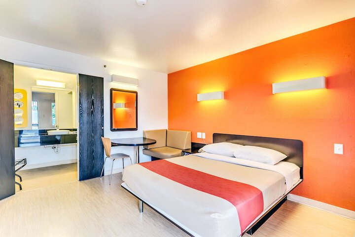 Room 17 of 21