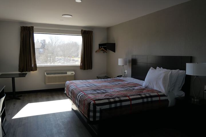 Room 3 of 20
