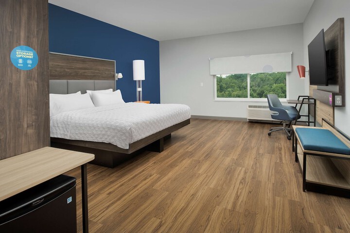 Room 18 of 36