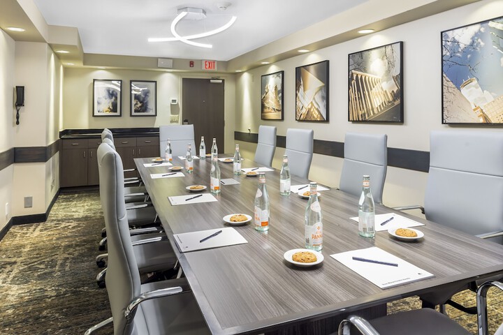 DoubleTree by Hilton Roseville Minneapolis