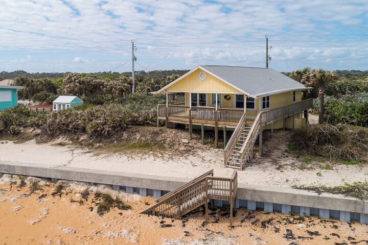 Cozy Cottage by Distinctive Beach Rentals