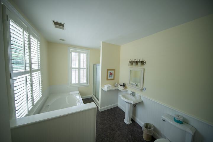 Room 15 of 46