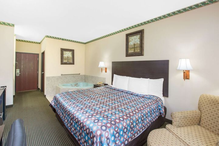 Room 12 of 15