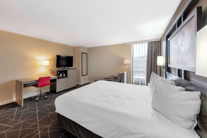 Room 16 of 34