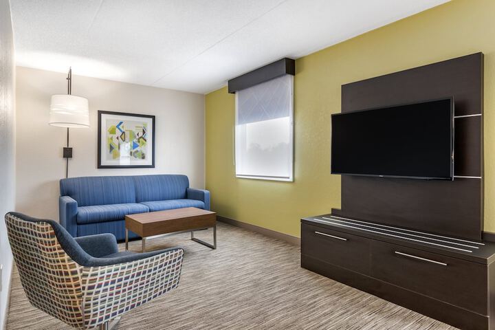 Room 13 of 24