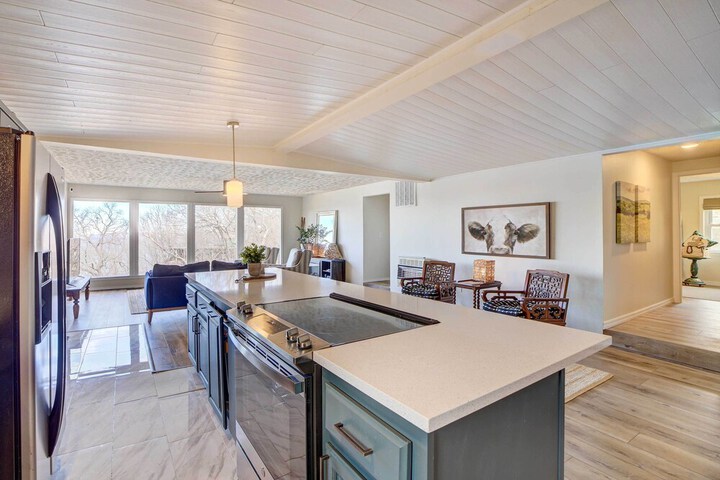 Lake Hudson Home w / Patio in Locust Grove